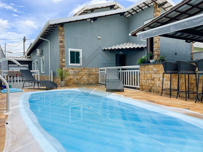 Casa com 4 quartos na Nova São Pedro