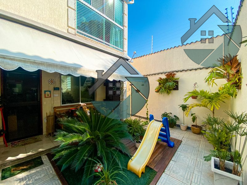 Casa de condomínio com 2 quartos, 85m², à venda em Cabo Frio, Palmeiras