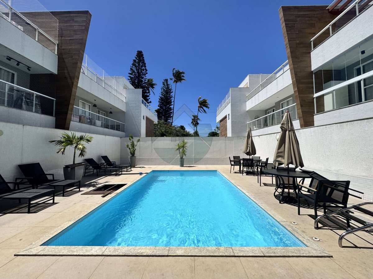 Cobertura à venda em Cabo Frio, Palmeiras, com 4 quartos.